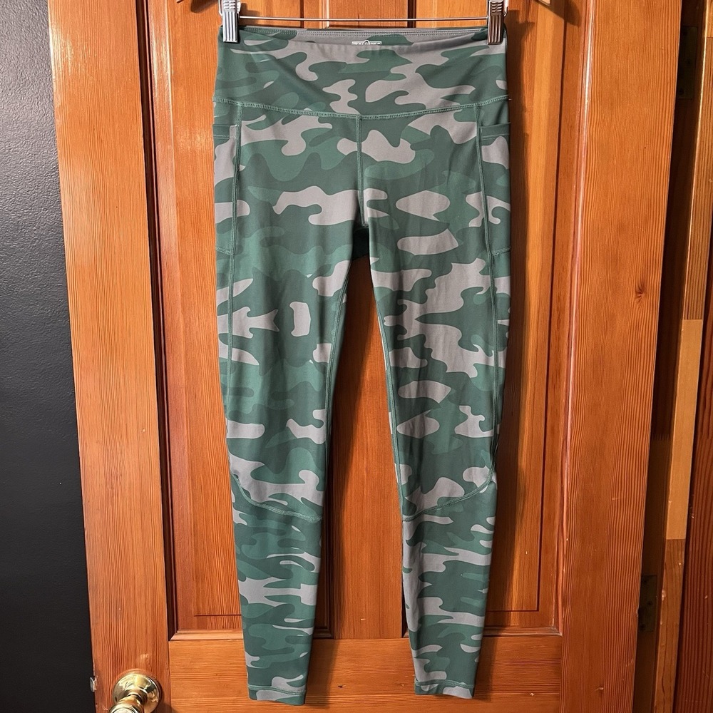 Feed Me Fight Me Leggings Womens Small Green Camo Excellent Side Pockets Yoga